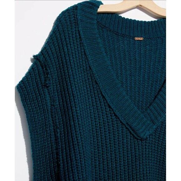 NWT FREE PEOPLE Sz S CLYDE SLEEVLESS SWEATER VEST TUNIC IN MERMAID TAIL - Picture 3 of 4